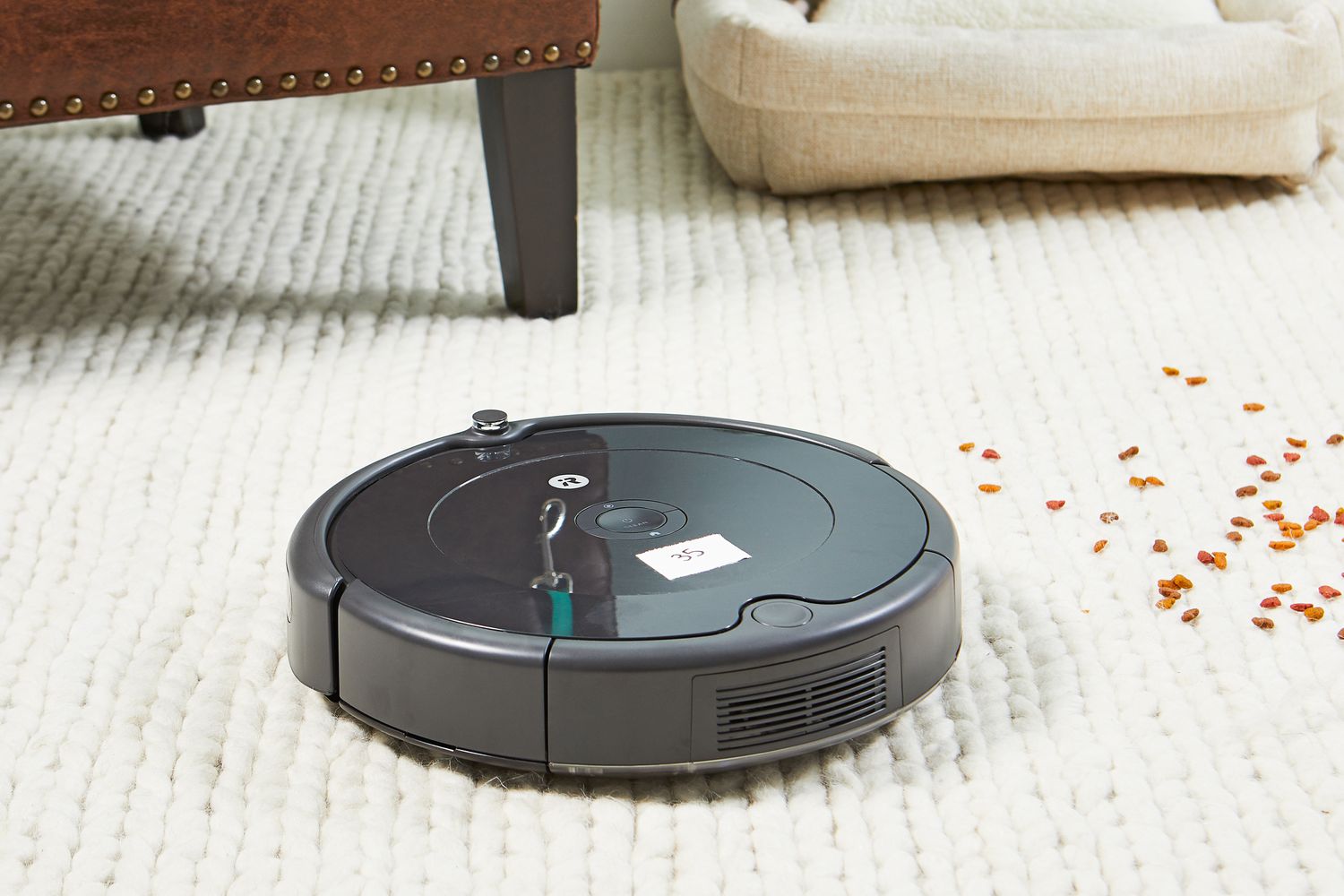 iRobot Roomba694机器人真空清洗狗菜白地毯